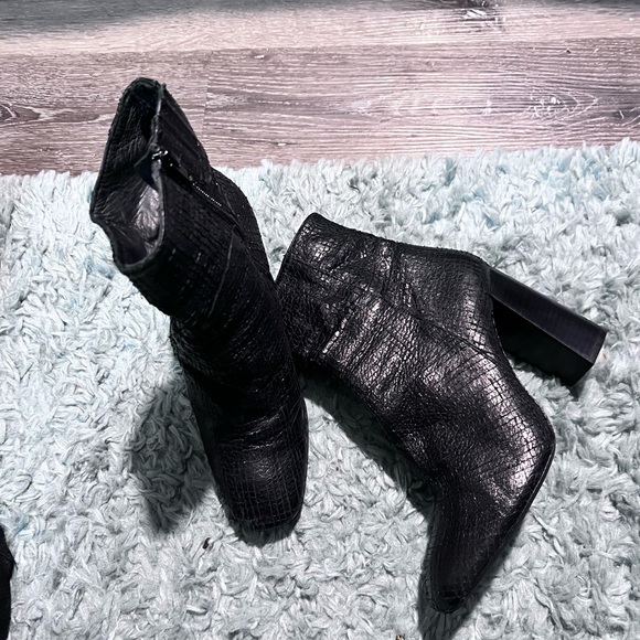 Free People Women Snakeskin Boots Black Leather Mid Stack Heel Shoes Sz 9 - Picture 1 of 11
